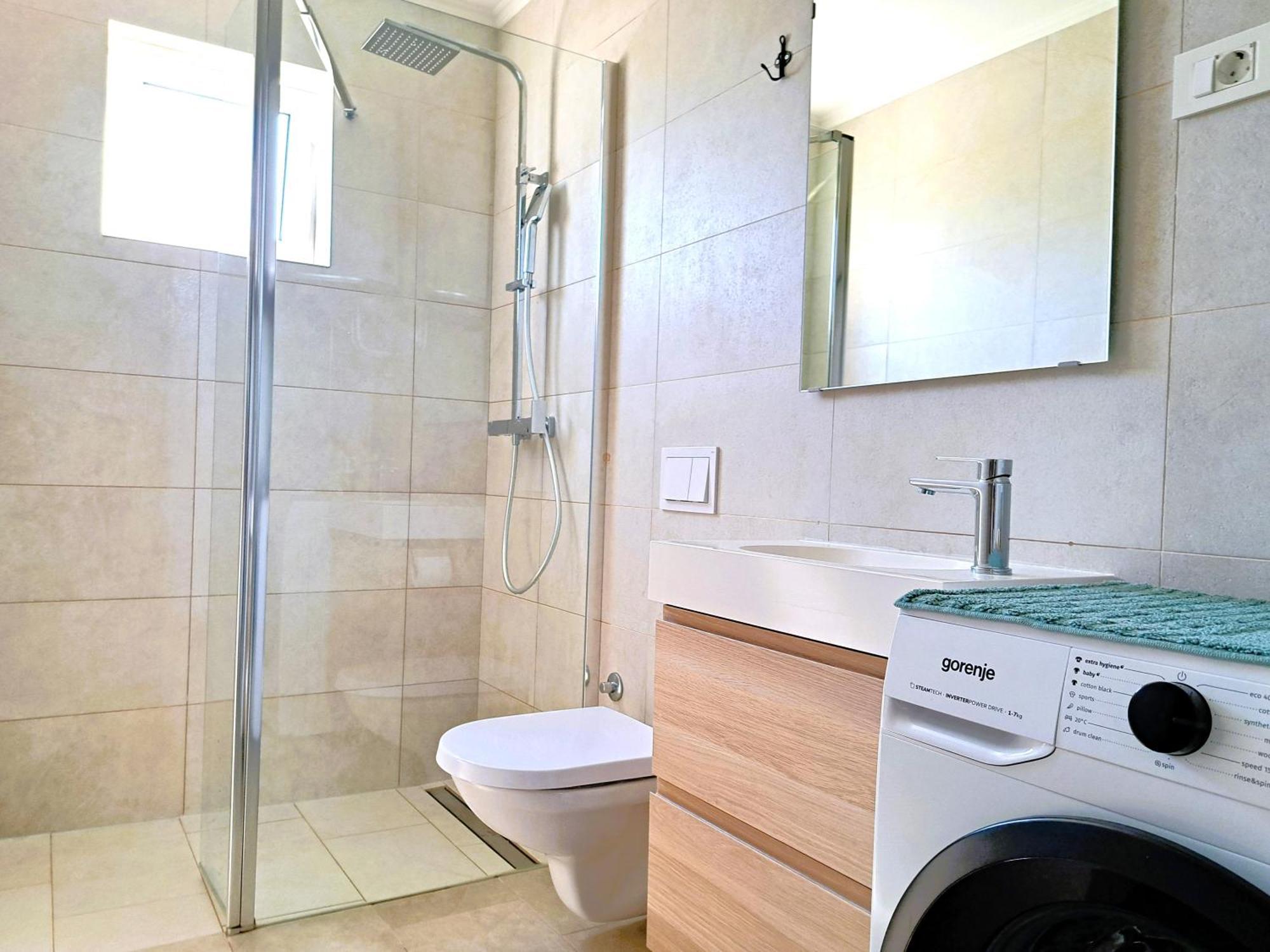 Apartment With A View روفينج المظهر الخارجي الصورة